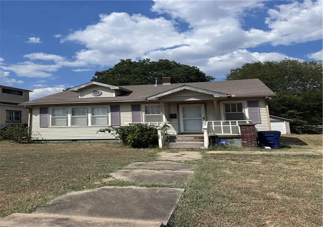 Photo 1 of Single family home for sale at 1306 W 2nd Street, Coffeyville, KS 67337 | MLS# 2640988 | Listing updated on 2026-09-09