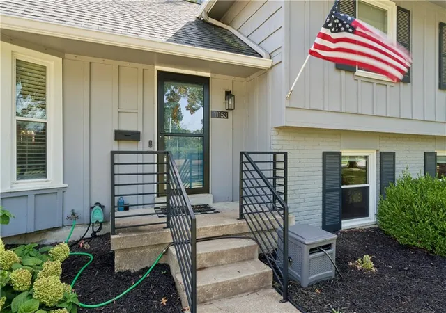 Photo 4 of Single family home for sale at 11153 Wornall Rd, Kansas City, MO 64114 | MLS# 2640990 | Listing updated on 2026-09-18