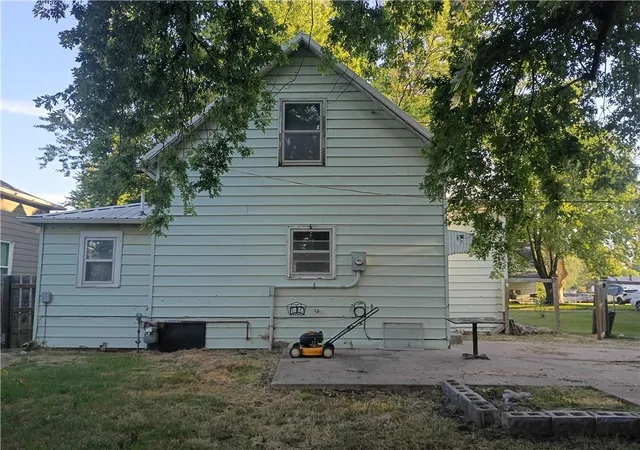 Photo 3 of Single family home for sale at 119 W 3rd Street, Stanberry, MO 64489 | MLS# 2641009 | Listing updated on 2026-10-02