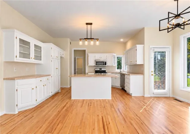 Photo 3 of Single family home for sale at 13721 Manor Rd, Overland Park, KS 66224 | MLS# 2641011 | Listing updated on 2026-09-28