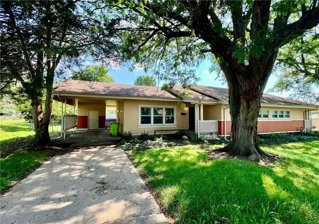Multi family home for sale at 508 Tumbleweed Pl, Belton, MO 64012 | MLS# 2641023