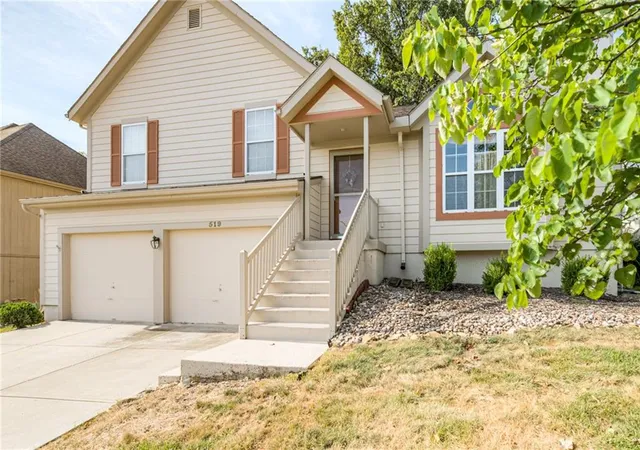 Photo 2 of Single family home for sale at 519 E 123rd Terrace, Kansas City, MO 64145 | MLS# 2641027 | Listing updated on 2026-10-01