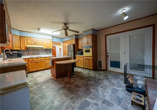 Photo 4 of Single family home for sale at 2206 W 1st Street, Coffeyville, KS 67337 | MLS# 2641028 | Listing updated on 2026-10-13