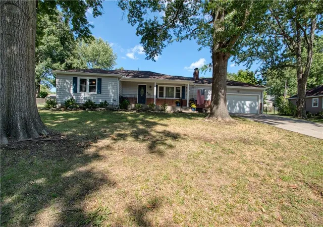 Photo 1 of Single family home for sale at 1100 W 96th Terrace, Kansas City, MO 64114 | MLS# 2641031 | Listing updated on 2026-10-08