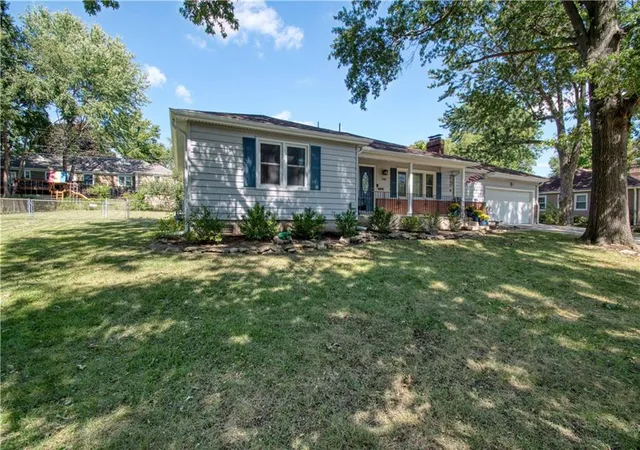 Photo 2 of Single family home for sale at 1100 W 96th Terrace, Kansas City, MO 64114 | MLS# 2641031 | Listing updated on 2026-10-08