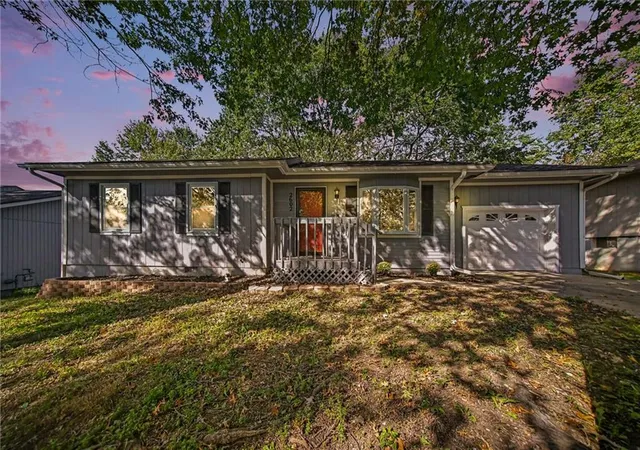 Photo 1 of Single family home for sale at 2602 Easton St, Harrisonville, MO 64701 | MLS# 2641065 | Listing updated on 2026-10-10