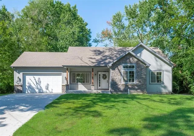 Photo 1 of Single family home for sale at 6254 Webster Ave, Kansas City, KS 66104 | MLS# 2641066 | Listing updated on 2026-09-27