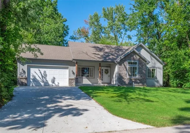 Photo 2 of Single family home for sale at 6254 Webster Ave, Kansas City, KS 66104 | MLS# 2641066 | Listing updated on 2026-09-27