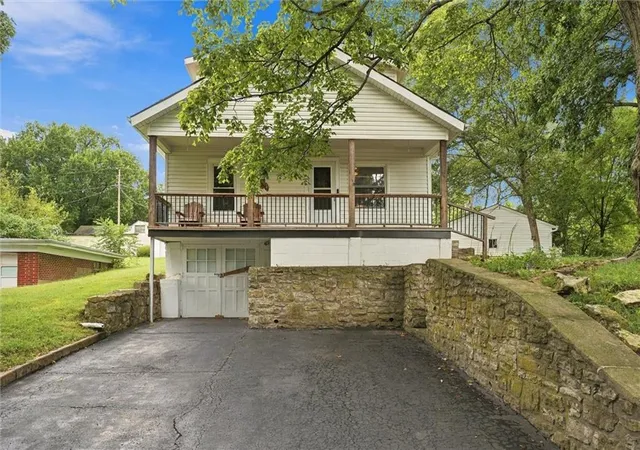 Photo 2 of Single family home for sale at 11411 E Norledge St, Sugar Creek, MO 64054 | MLS# 2641079 | Listing updated on 2026-09-29