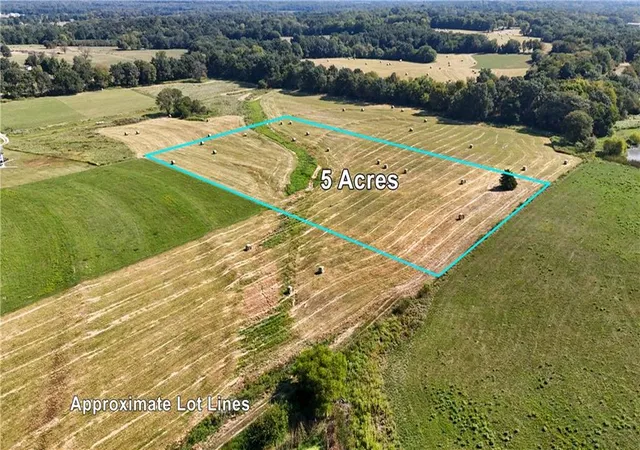 Photo 2 of Sale Pending at 30006 U Hwy, Sedalia, MO 65301 | MLS# 2641093 | Listing updated on 2026-09-29