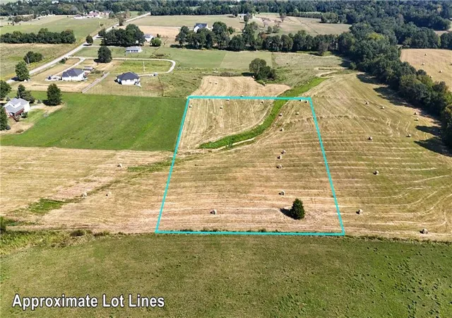 Photo 3 of Sale Pending at 30006 U Hwy, Sedalia, MO 65301 | MLS# 2641093 | Listing updated on 2026-09-29