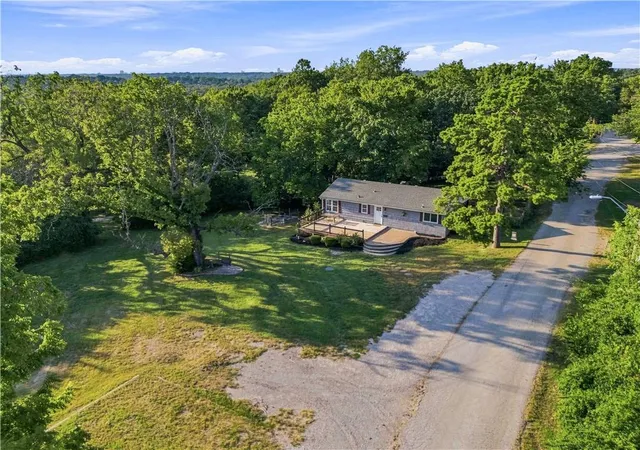 Photo 2 of Single family home for sale at 5600 Topping Ave, Kansas City, MO 64129 | MLS# 2641096 | Listing updated on 2026-09-22