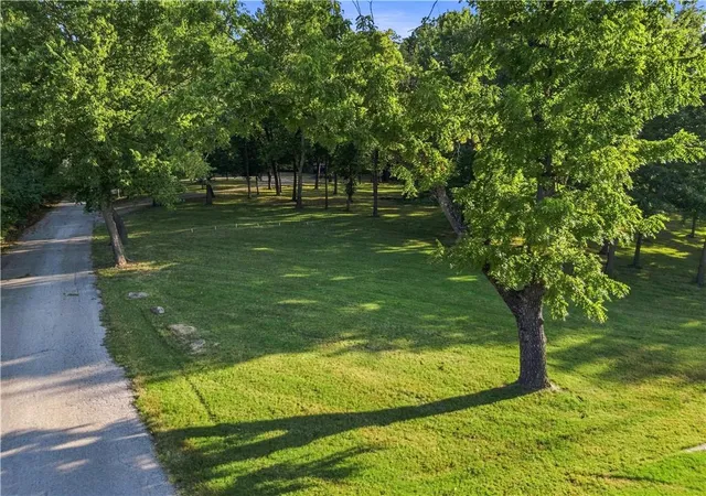 Photo 3 of Single family home for sale at 5600 Topping Ave, Kansas City, MO 64129 | MLS# 2641096 | Listing updated on 2026-09-22