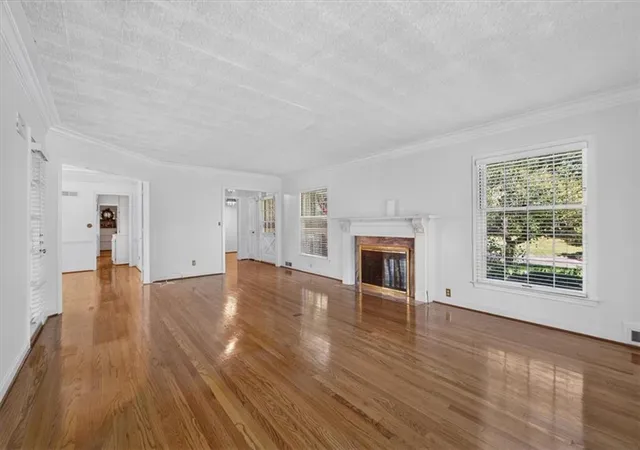 Photo 3 of Single family home for sale at 1029 W 66th Street, Kansas City, MO 64113 | MLS# 2641102 | Listing updated on 2026-10-09
