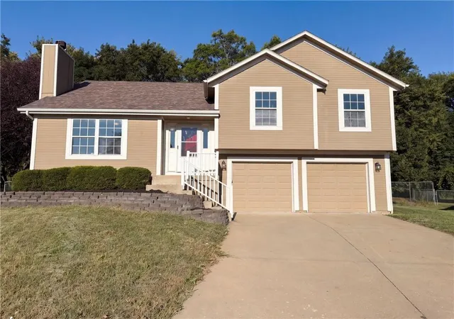 Photo 1 of Single family home for sale at 801 Courtland Ct, Belton, MO 64012 | MLS# 2641106 | Listing updated on 2026-10-01