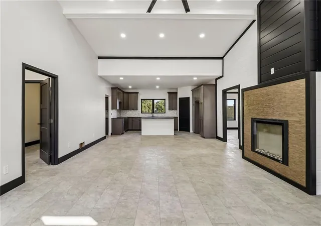Photo 3 of Single family home for sale at 1013 E 10th Street, Carrollton, MO 64633 | MLS# 2641119 | Listing updated on 2026-09-25