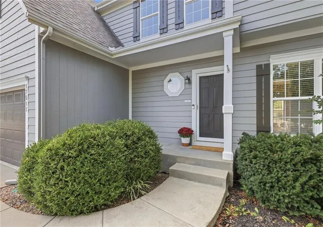 Photo 3 of Single family home for sale at 17517 W 160th Terrace, Olathe, KS 66062 | MLS# 2641128 | Listing updated on 2026-09-17