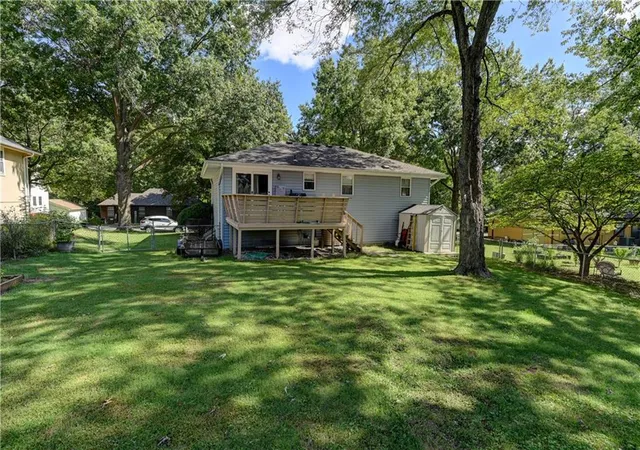 Photo 2 of Single family home for sale at 805 Citadel Dr, Weston, MO 64098 | MLS# 2641132 | Listing updated on 2026-09-29