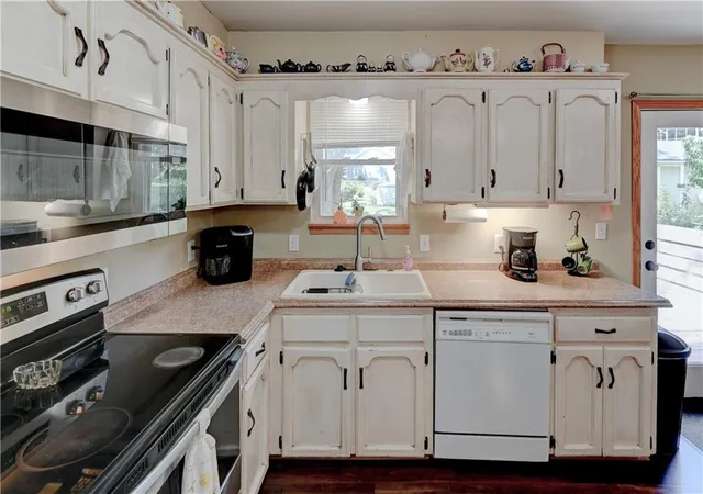Photo 3 of Single family home for sale at 805 Citadel Dr, Weston, MO 64098 | MLS# 2641132 | Listing updated on 2026-09-29