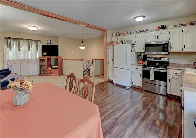 Photo 4 of Single family home for sale at 805 Citadel Dr, Weston, MO 64098 | MLS# 2641132 | Listing updated on 2026-09-29