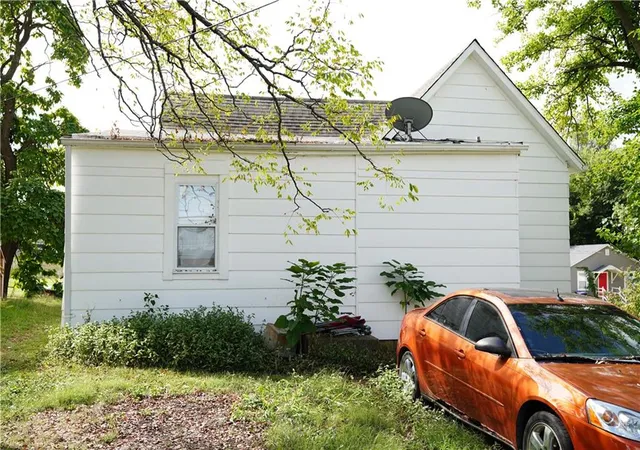 Photo 4 of Single family home for sale at 211 Ming St, Warrensburg, MO 64093 | MLS# 2641133 | Listing updated on 2026-10-01
