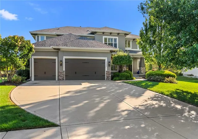 Photo 3 of Single family home for sale at 11609 W 154th Street, Overland Park, KS 66221 | MLS# 2641134 | Listing updated on 2026-10-05