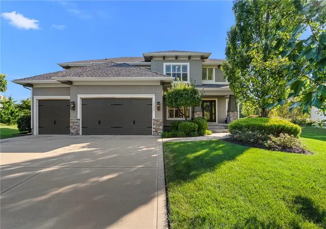 Photo 3 of Single family home for sale at 11609 W 154th Street, Overland Park, KS 66221 | MLS# 2641134 | Listing updated on 2026-10-07
