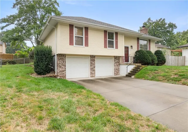 Photo 2 of Single family home for sale at 1405 1st Terrace, Lees Summit, MO 64063 | MLS# 2641136 | Listing updated on 2026-10-08
