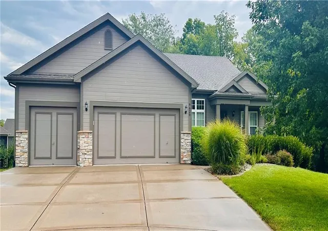 Photo 1 of Sale Pending at 9629 N Adrian Ave, Kansas City, MO 64154 | MLS# 2641138 | Listing updated on 2026-09-14