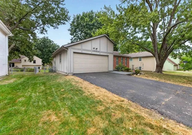 Photo 3 of Sale Pending at 15212 W 152nd Circle, Olathe, KS 66062 | MLS# 2641139 | Listing updated on 2026-09-28