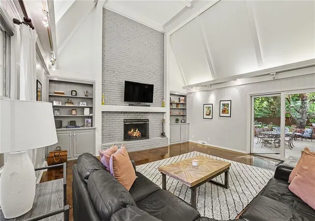 Photo 3 of Single family home for sale at 3518 W 100th Terrace, Leawood, KS 66206 | MLS# 2641141 | Listing updated on 2026-10-06