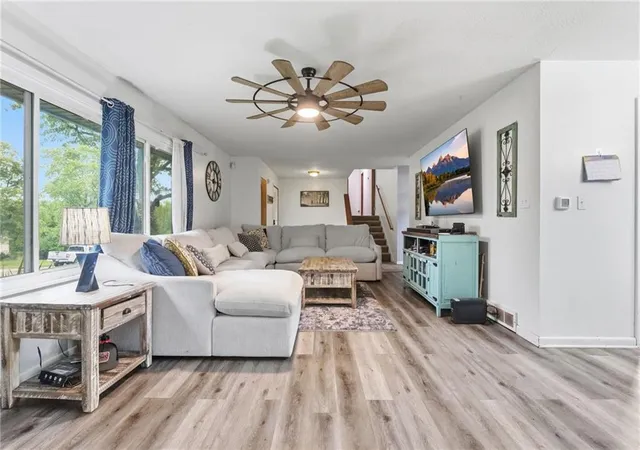 Photo 2 of Single family home for sale at 8109 E 99th Terrace, Kansas City, MO 64134 | MLS# 2641151 | Listing updated on 2026-09-17