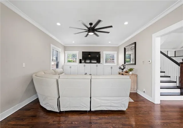Photo 4 of Single family home for sale at 804 W 33rd Street, Kansas City, MO 64111 | MLS# 2641154 | Listing updated on 2026-09-13