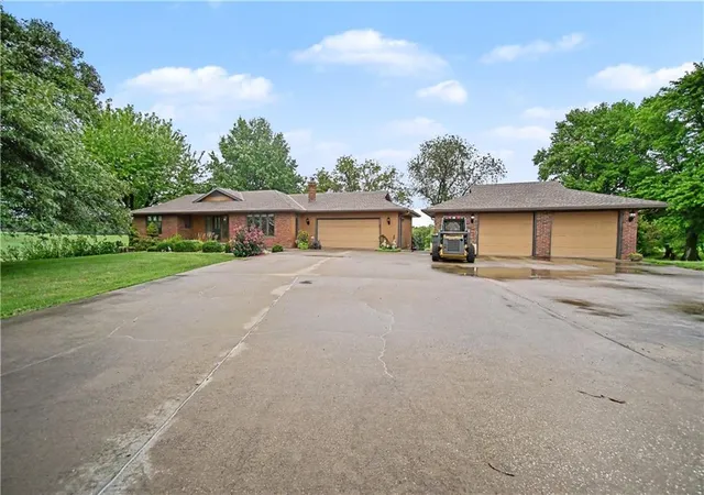Photo 3 of Sale Pending at 13371 County Rd 334, Savannah, MO 64485 | MLS# 2641161 | Listing updated on 2026-09-23