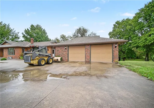 Photo 3 of Sale Pending at 13371 County Rd 334, Savannah, MO 64485 | MLS# 2641161 | Listing updated on 2026-09-23