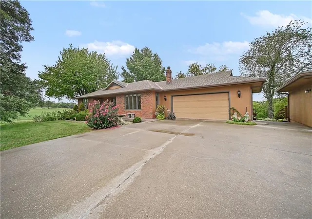 Photo 4 of Sale Pending at 13371 County Rd 334, Savannah, MO 64485 | MLS# 2641161 | Listing updated on 2026-09-23
