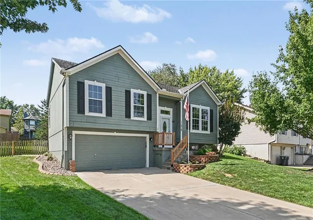 Photo 3 of Single family home for sale at 11010 N Booth Ave, Kansas City, MO 64157 | MLS# 2641168 | Listing updated on 2026-09-28