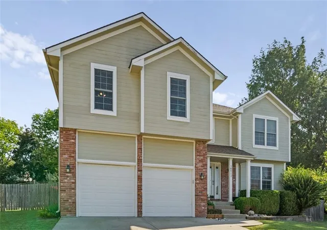 Photo 2 of Sale Pending at 18912 E 33rd Terrace Ct, Independence, MO 64057 | MLS# 2641173 | Listing updated on 2026-09-24