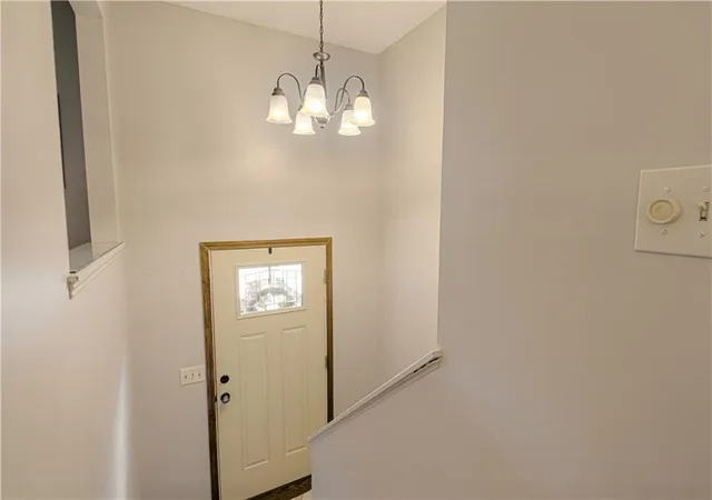 Photo 3 of Single family home for sale at 912 Canterbury Ln, Liberty, MO 64068 | MLS# 2641177 | Listing updated on 2026-09-25