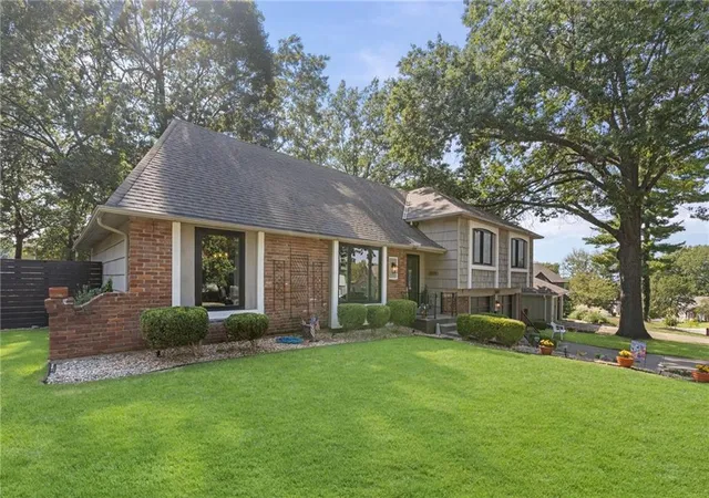 Photo 3 of Sale Pending at 3723 E 104th Street, Kansas City, MO 64137 | MLS# 2641178 | Listing updated on 2026-09-27