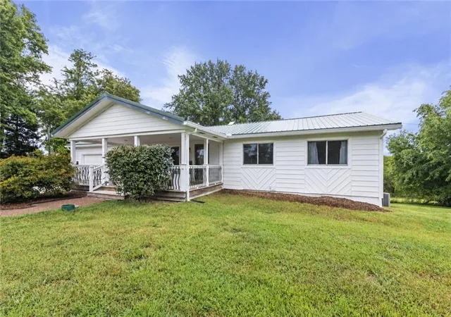 Photo 3 of Single family home for sale at 10465 North Hwy, Orrick, MO 64077 | MLS# 2641190 | Listing updated on 2026-10-08