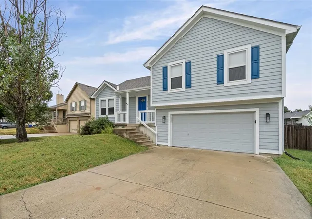 Photo 2 of Single family home for sale at 312 Ghost Crk Ln, Gardner, KS 66030 | MLS# 2641200 | Listing updated on 2026-10-02