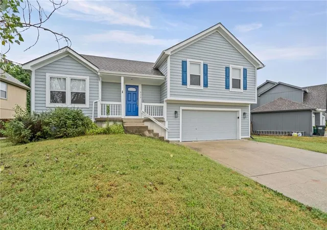 Photo 3 of Single family home for sale at 312 Ghost Crk Ln, Gardner, KS 66030 | MLS# 2641200 | Listing updated on 2026-10-02