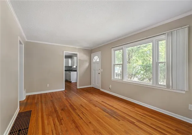 Photo 3 of Single family home for sale at 5314 Linden St, Roeland Park, KS 66205 | MLS# 2641201 | Listing updated on 2026-10-06