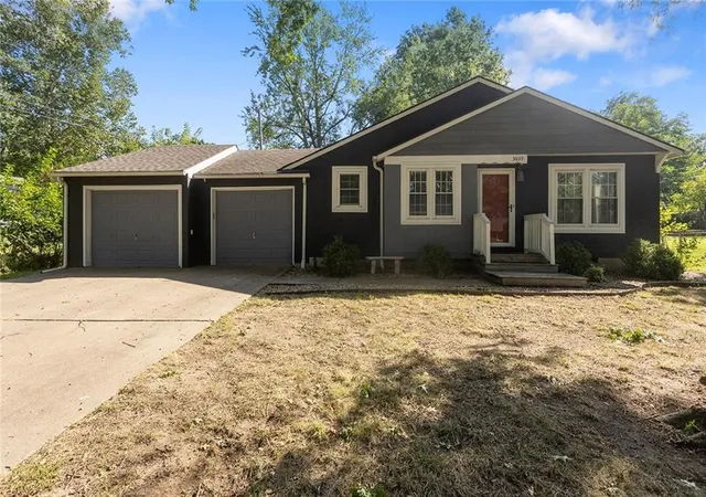 Photo 1 of Sale Pending at 5039 Ne Park Ln, Kansas City, MO 64118 | MLS# 2641220 | Listing updated on 2026-09-15