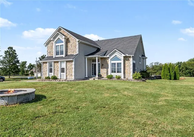 Photo 3 of Single family home for sale at 19006 S Prairie Ln, Pleasant Hill, MO 64083 | MLS# 2641227 | Listing updated on 2026-09-26