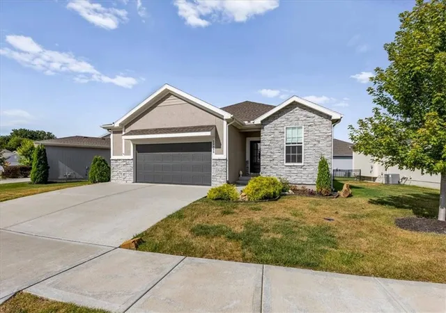 Photo 2 of Single family home for sale at 20850 W 190th Place, Spring Hill, KS 66083 | MLS# 2641228 | Listing updated on 2026-09-30