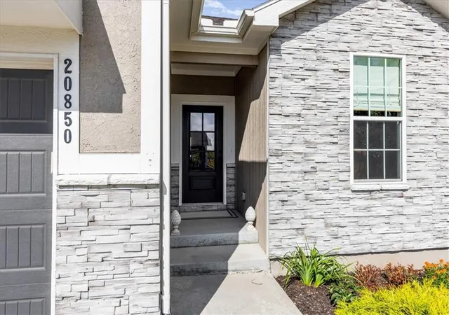 Photo 3 of Single family home for sale at 20850 W 190th Place, Spring Hill, KS 66083 | MLS# 2641228 | Listing updated on 2026-09-30