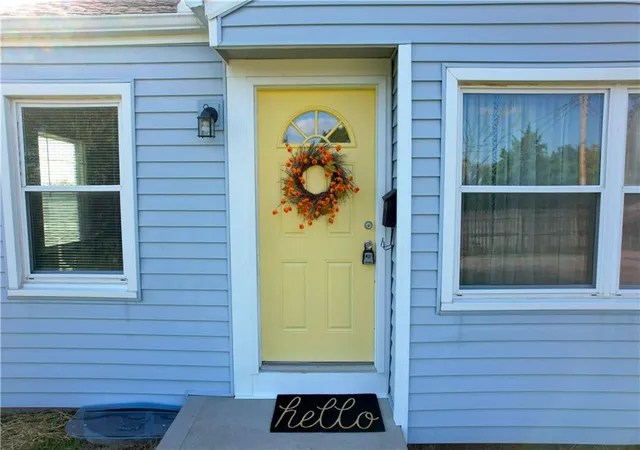 Photo 3 of Single family home for sale at 102 Westview Pl, Excelsior Springs, MO 64024 | MLS# 2641237 | Listing updated on 2026-10-27