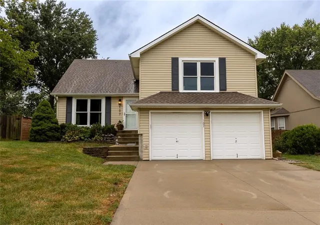 Photo 1 of Single family home for sale at 107 Ne 103rd Street, Kansas City, MO 64155 | MLS# 2641243 | Listing updated on 2026-09-16